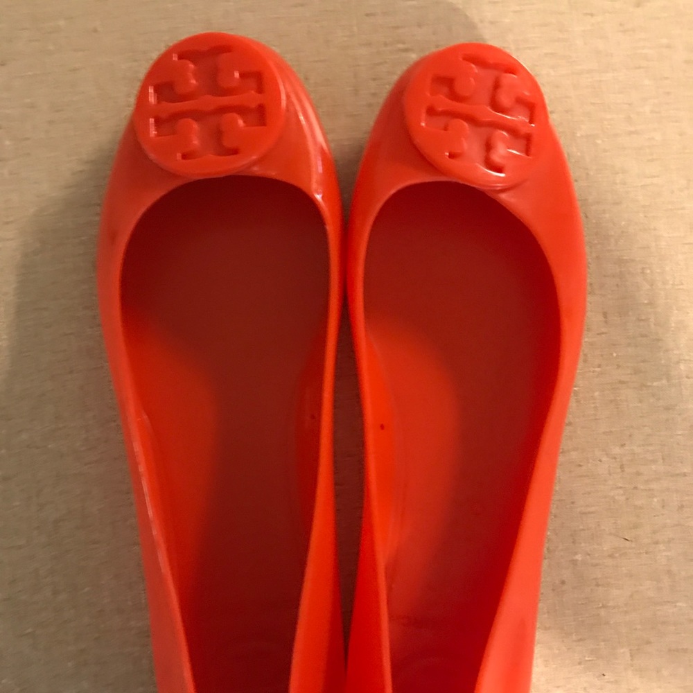 Authentic Orange Tory Butch jelly flats